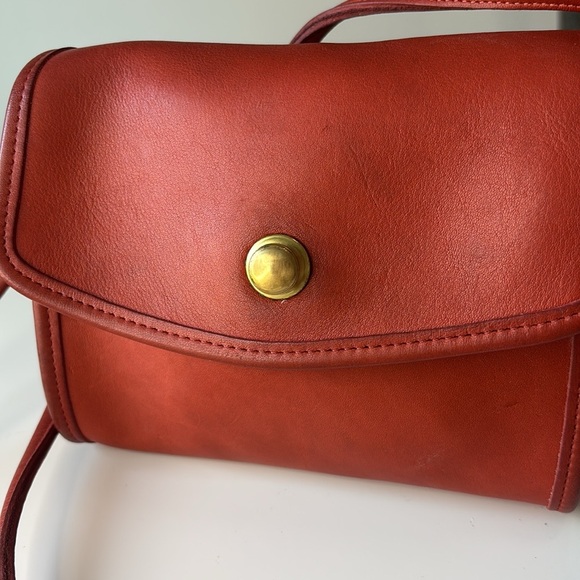 Coach | Vintage Chrystie #9892 in Red with Spring Lock - Picture 13 of 15